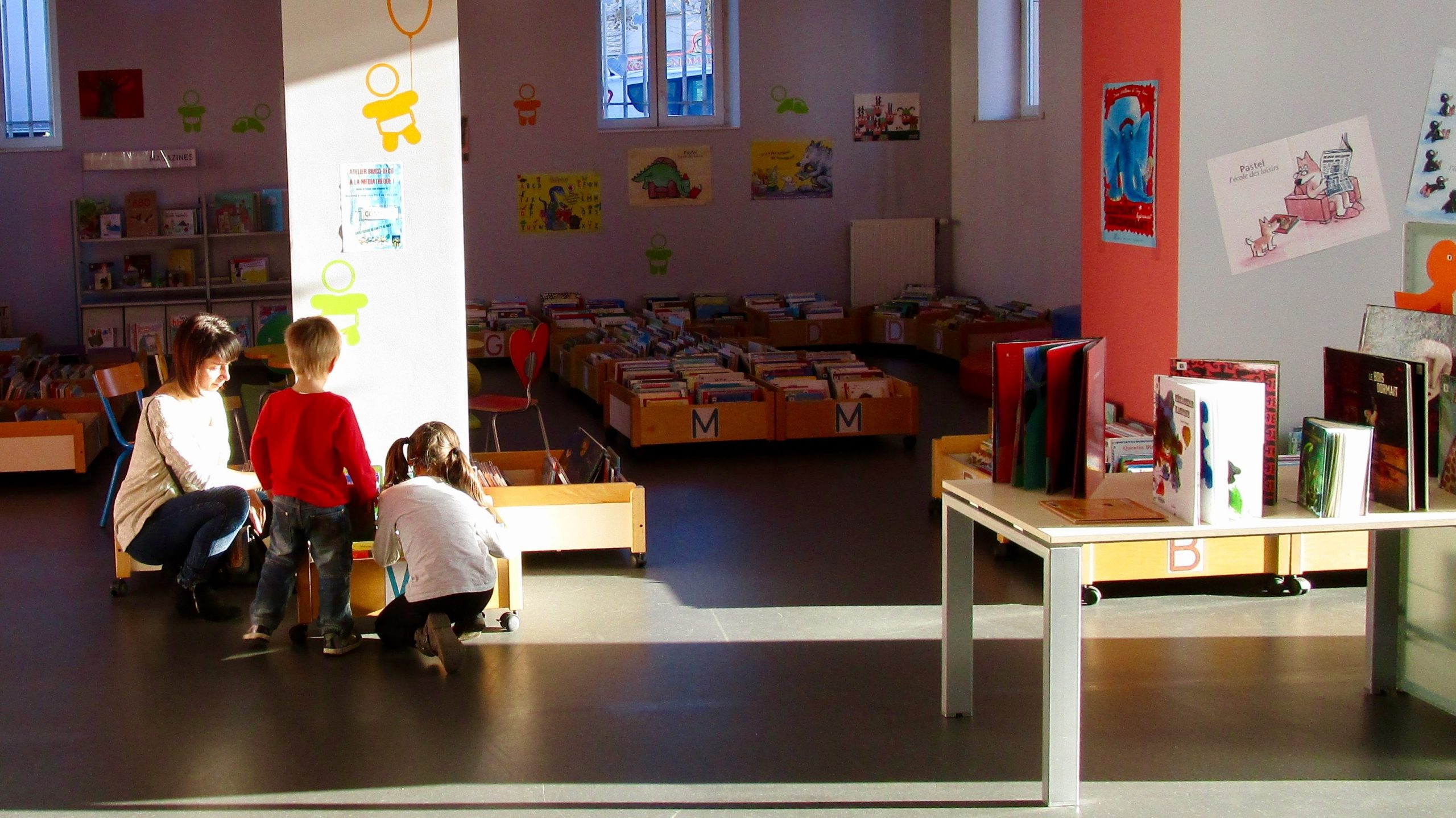 Espace enfants de médiathèque de Montceau-les-Mines.